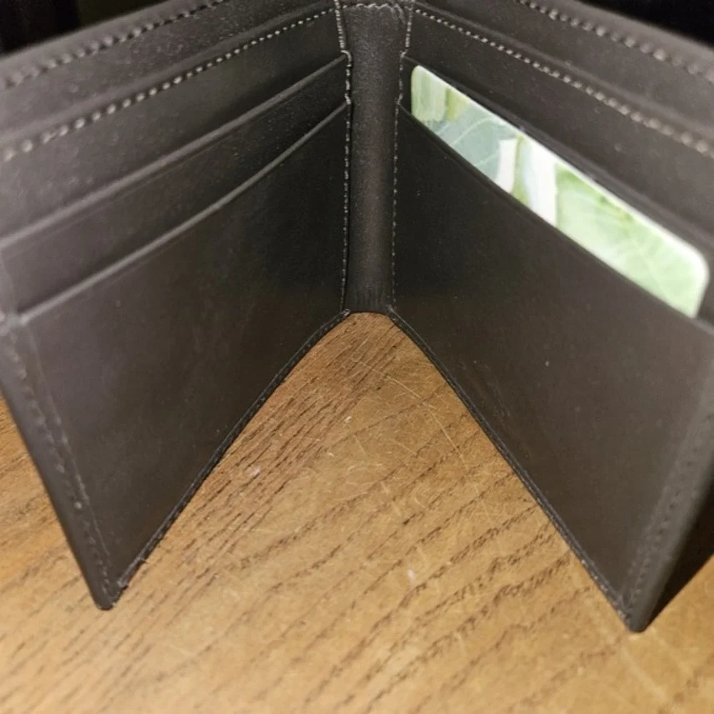 TOMMY BAHAMA Brown Bifold‎ Leather Men's Wallet ID Holder Marlin Logo in Brass